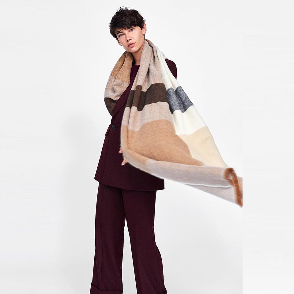Solution Online Shops – kleding en accessoires – sjaals – dames sjaal – bruin – sfeer