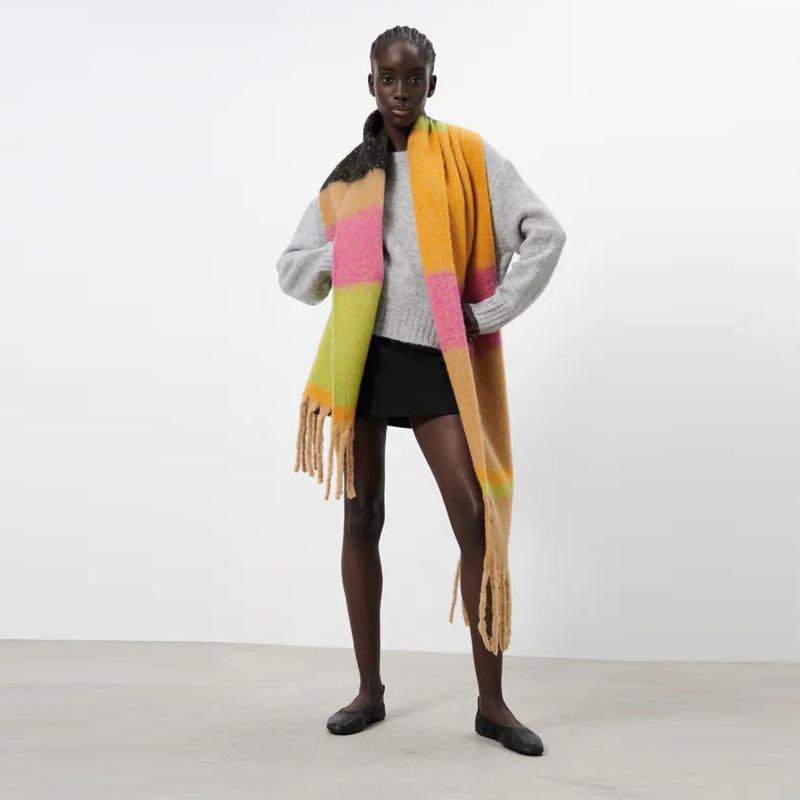 Solution Online Shops – kleding en accessoires – sjaals – dames sjaal wol – meerkleurig – sfeerfoto