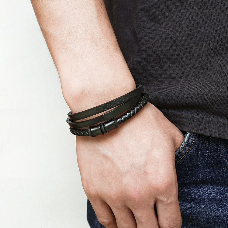 Solution Online Shops – sieraden – armbanden – leren armband ellaria – sfeerfoto
