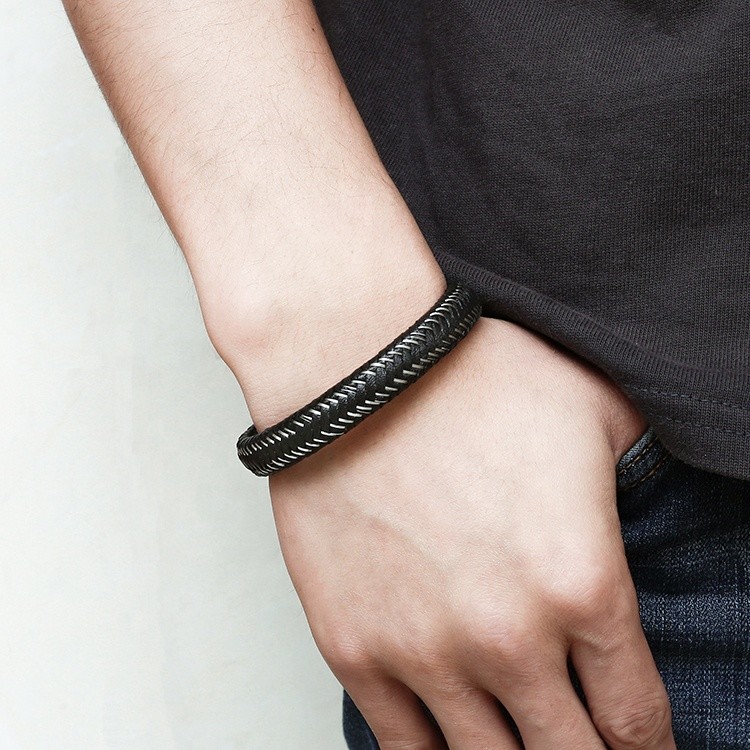 Solution Online Shops – sieraden – armbanden – leren armband – sandors – sfeerfoto
