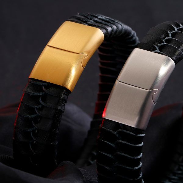 Solution Online Shops – sieraden – armbanden – leren armband – sfeerfoto