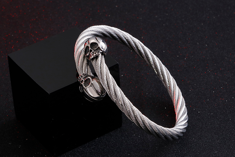 Solution Online Shops – sieraden – armbanden – stainless steel armband axel – sfeerfoto 2