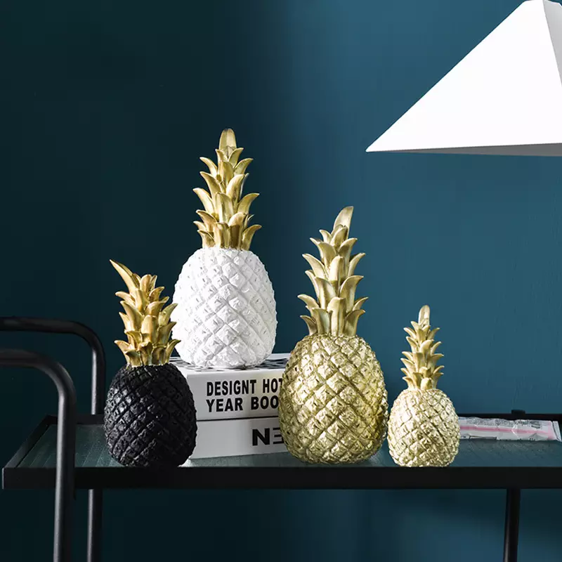 ananas beelden met gouden kroon – kopie (2)