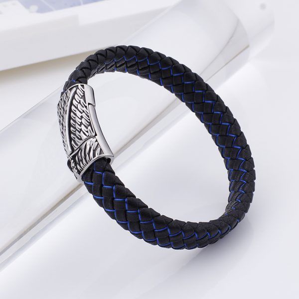 blauw-leren-armband-met-mooi-afgewerkte-RVS-sluiting-e1609926223613