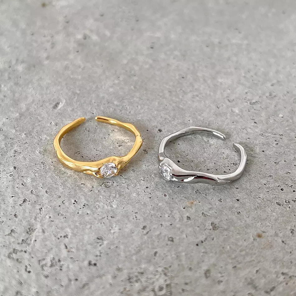 gehamerde eenvoudige elegante ringen goud en zilver met steentje groothandel inkopen solutiononlineshops